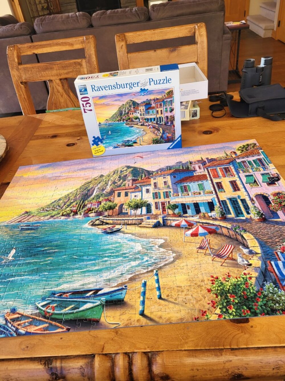 Ravensburger 750 Piece Jigsaw Puzzle - great colors!!